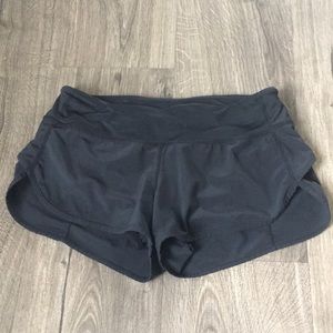 Lululemon short shorts size 4